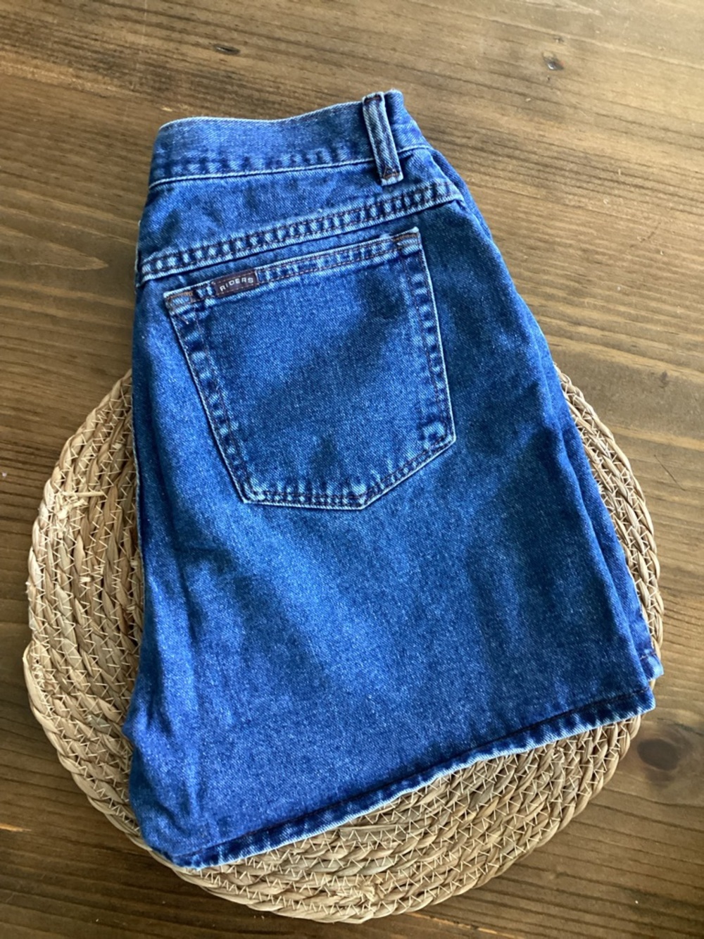 Vintage Women’s denim 90s loose fit mom shorts size 10